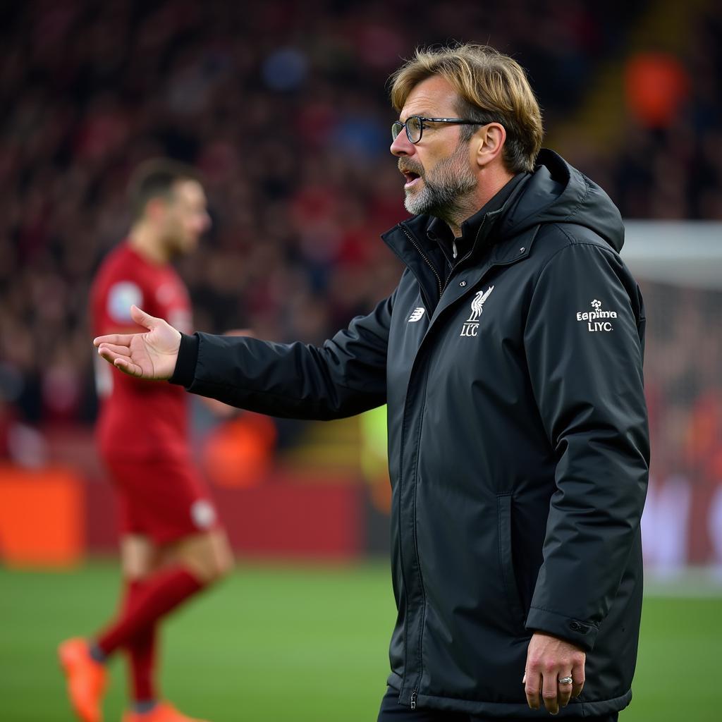 HLV Jurgen Klopp chỉ đạo chiến thuật cho Liverpool